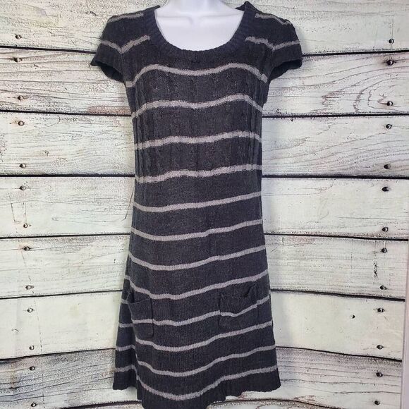 Forever 21 Gray Striped Short Sleeve Knit Sweater Dress Pockets L - Picture 1 of 6